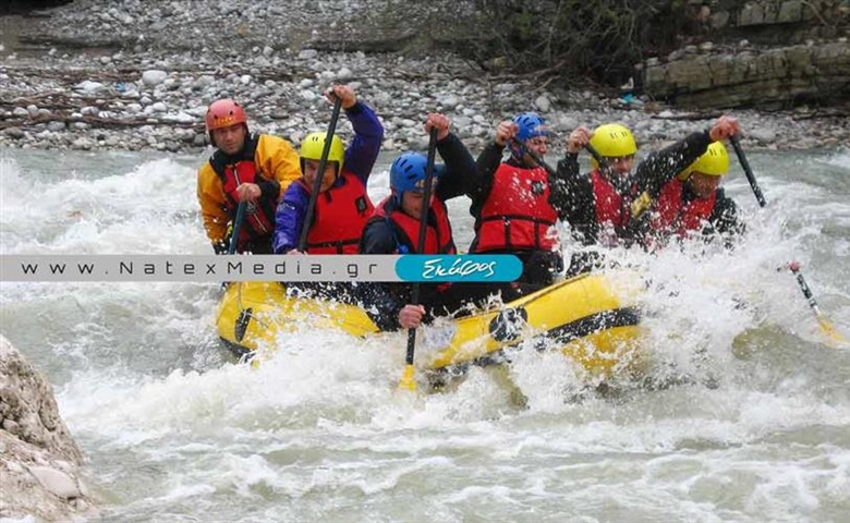 Rafting, στα αφρισμένα νερά του Άραχθου και του Καλαρύτικου.